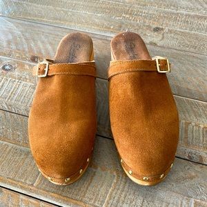 Skechers Brown suede memory foam clog